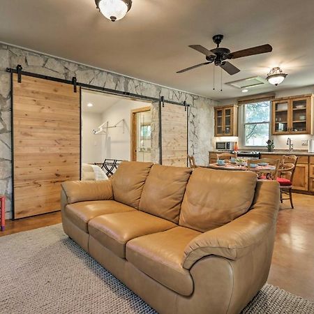 Blanco Riverfront Historic Home, 3 Mi To Downtown! Eksteriør bilde