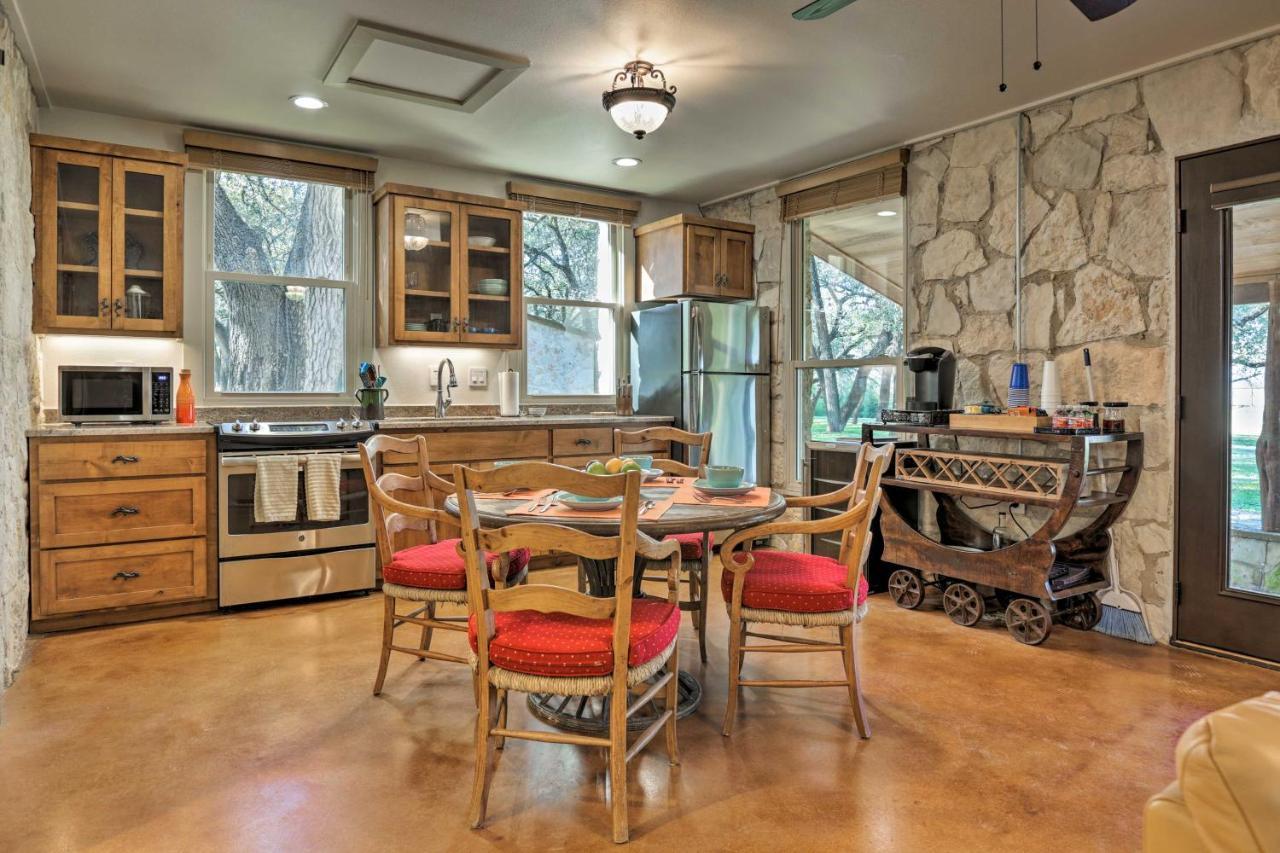 Blanco Riverfront Historic Home, 3 Mi To Downtown! Eksteriør bilde