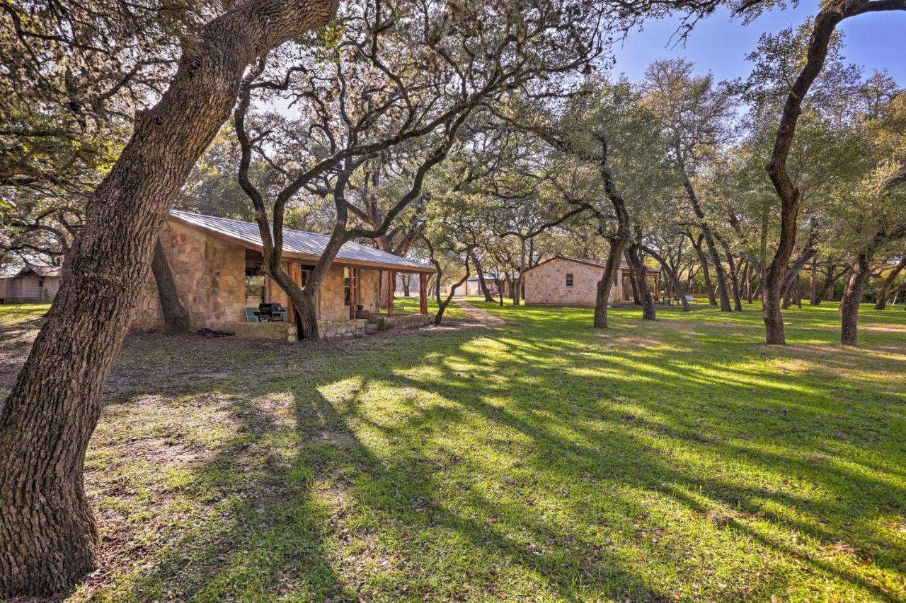 Blanco Riverfront Historic Home, 3 Mi To Downtown! Eksteriør bilde