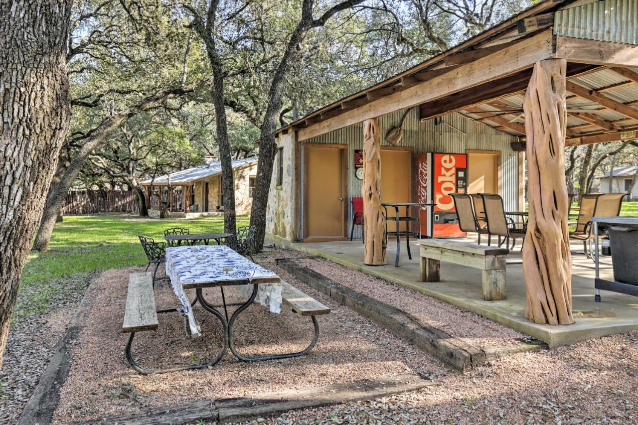 Blanco Riverfront Historic Home, 3 Mi To Downtown! Eksteriør bilde